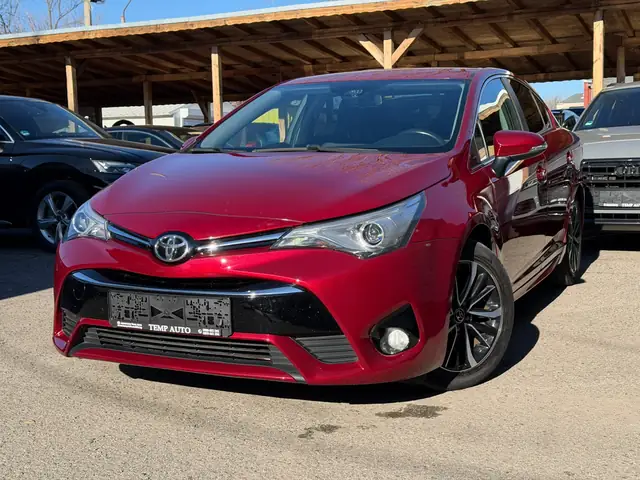 Toyota Avensis, бордо, 2019 г. – снимка от автокъщата