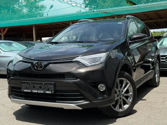Toyota RAV4, кафяв, 2016 г. – снимка от автокъщата