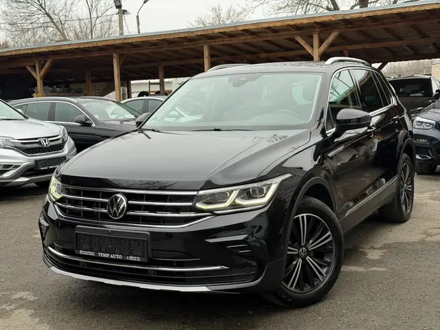 VW Tiguan, черен, 2022 г. – снимка от автокъщата