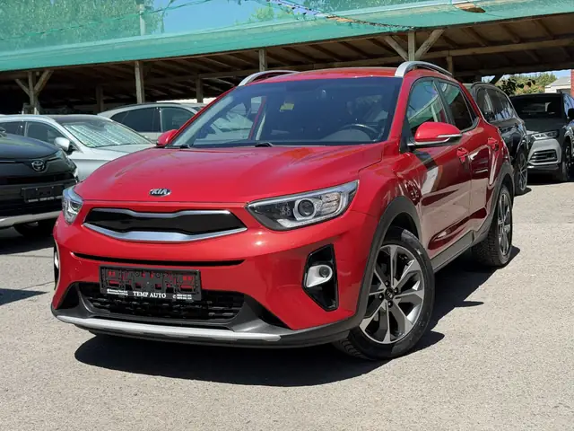 Kia Stonic, червен, 2018 г., снимка от автокъщата