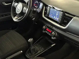 Kia Stonic 2017 г., черен, снимка 14