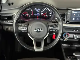 Kia Stonic 2020 г., червен, снимка 11
