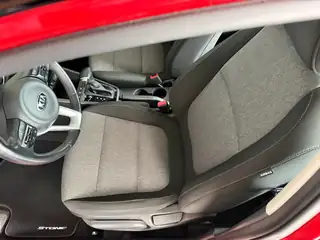 Kia Stonic 2020 г., червен, снимка 9