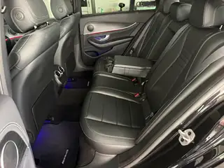 Mercedes-Benz E 220 2022 г., черен, снимка 9