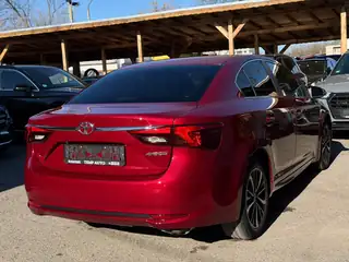 Toyota Avensis 2019 г., бордо, снимка 5