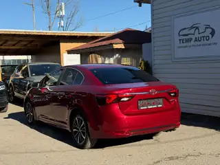 Toyota Avensis 2019 г., бордо, снимка 7