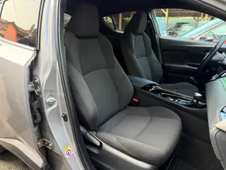 Toyota C-HR 2018 г., сив – снимка 13