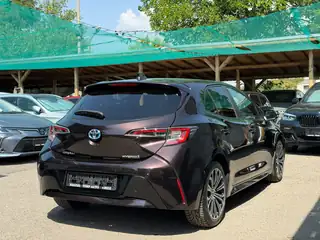 Toyota Corolla 2019 г., кафяв, снимка 3