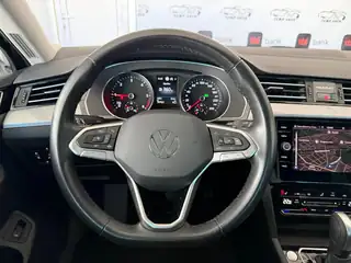 VW Passat 2022 г., черен, снимка 11