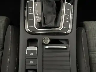 VW Passat 2022 г., черен, снимка 13