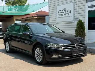 VW Passat 2022 г., черен, снимка 3
