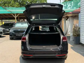 VW Passat 2022 г., черен, снимка 6
