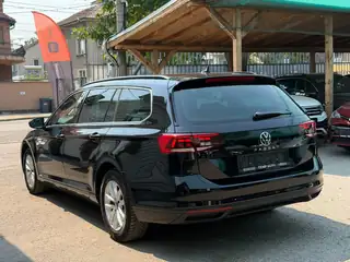VW Passat 2022 г., черен, снимка 7