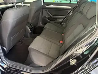 VW Passat 2022 г., черен, снимка 9