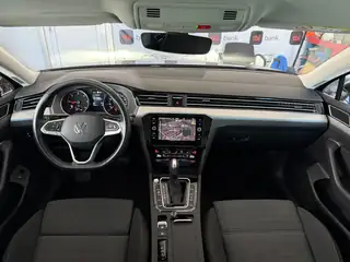 VW Passat 2022 г., черен, снимка 10